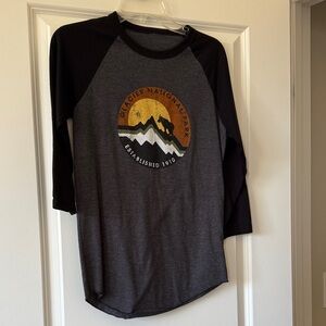 Women’s Glacier National Park Raglan Shirt - Black and Gray